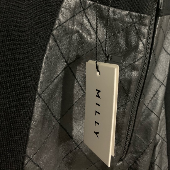 Black skirts - Picture 3 of 5